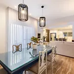 アパート Beautiful And Amazing Flat In