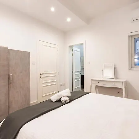 Apartment Beautiful And Amazing Flat In *