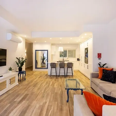 Beautiful And Amazing Flat In Apartment *